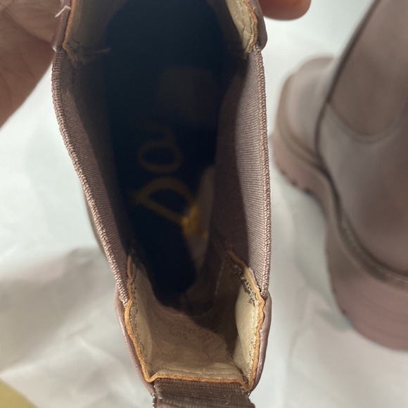 Sam Edelman Laguna Waterproof Lug Sole Boots 9.5wide - Picture 7 of 9